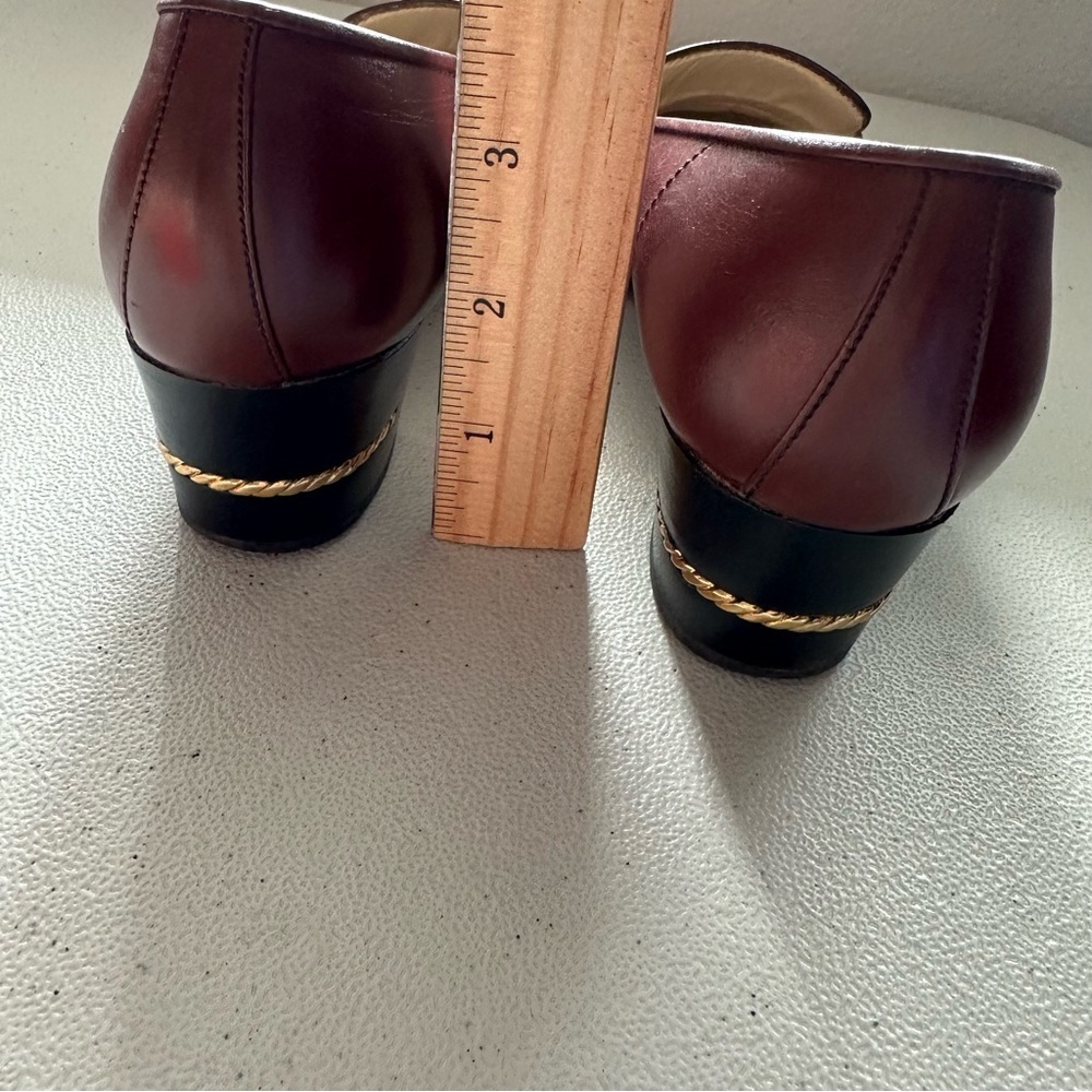 vintage Gucci burgundy leather loafer pumps with a gold-tone horsebit detail. - Picture 10 of 10